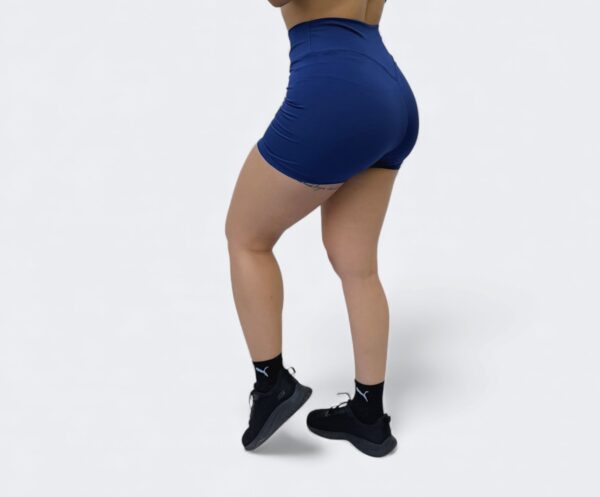 Short con pretina en V