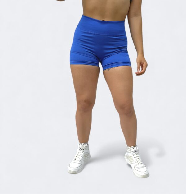 Short con pretina en V