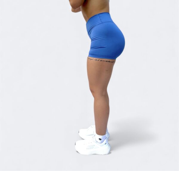 Short con pretina en V