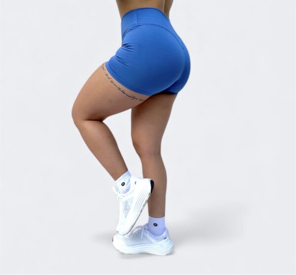 Short con pretina en V